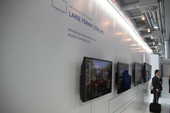 2012 03 CeBIT Samsung 1 LFD.jpg